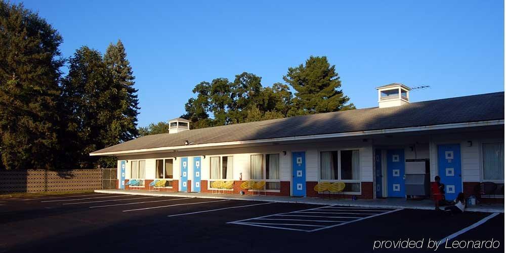 Blue Sky Inn Glens Falls-Saratoga-Lake George Εξωτερικό φωτογραφία