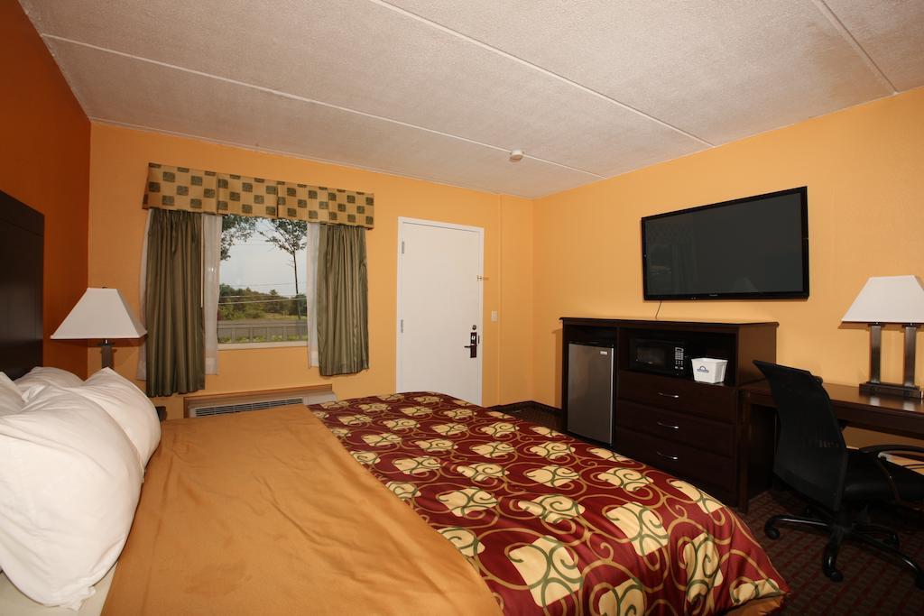 Blue Sky Inn Glens Falls-Saratoga-Lake George Δωμάτιο φωτογραφία