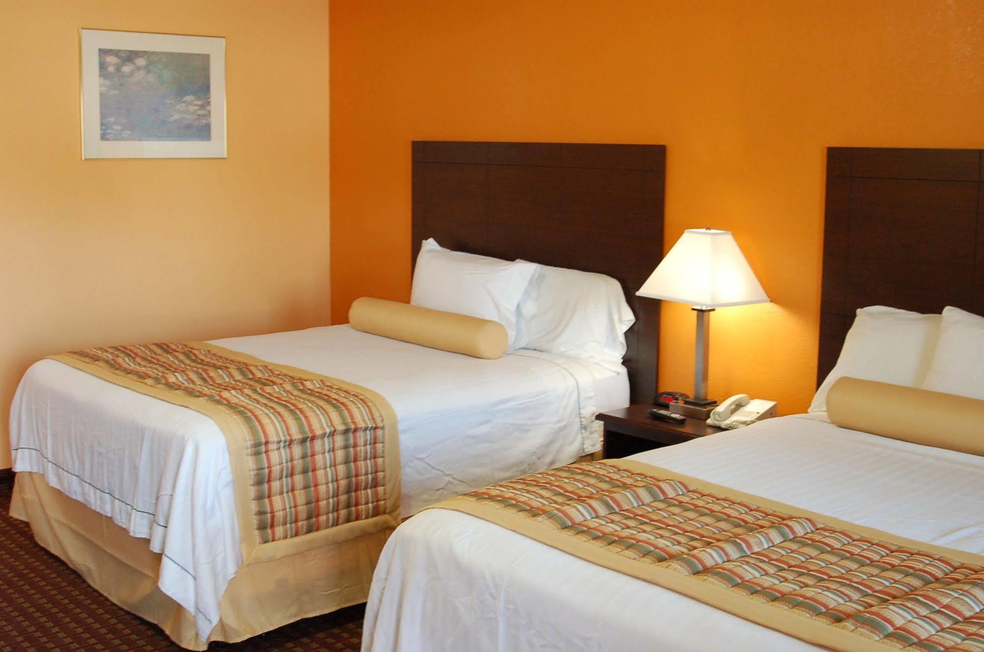 Blue Sky Inn Glens Falls-Saratoga-Lake George Εξωτερικό φωτογραφία
