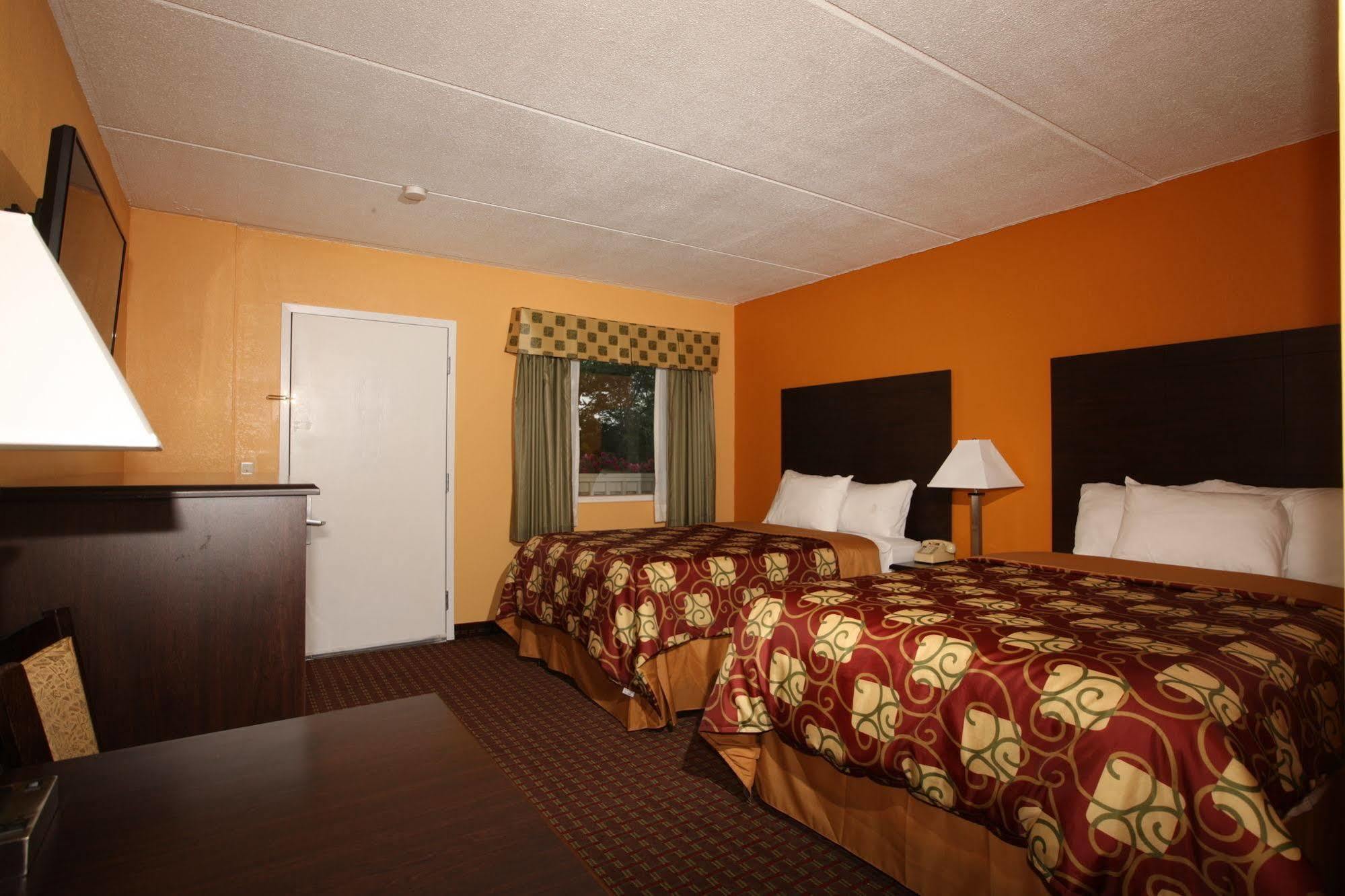 Blue Sky Inn Glens Falls-Saratoga-Lake George Εξωτερικό φωτογραφία