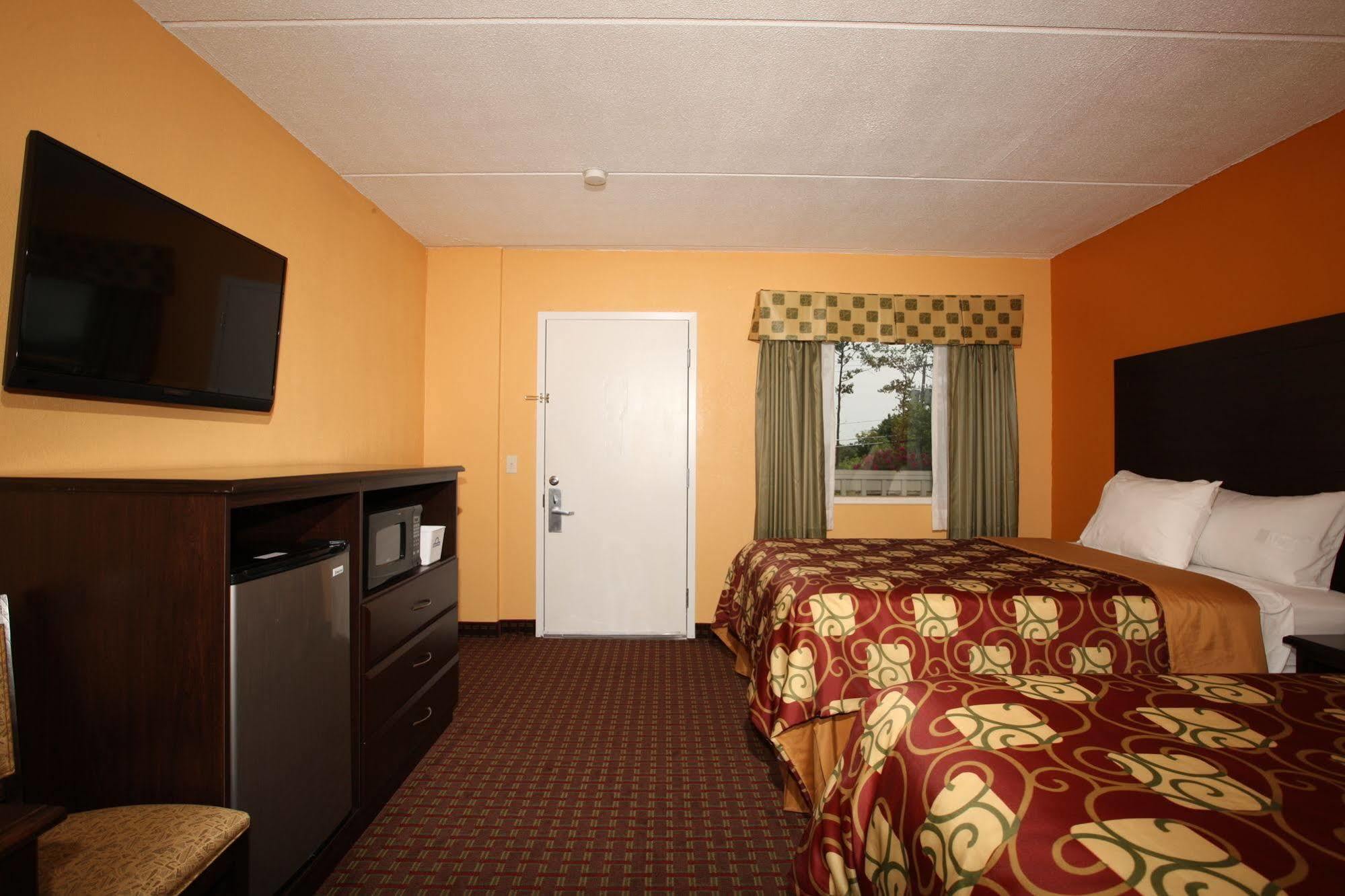 Blue Sky Inn Glens Falls-Saratoga-Lake George Εξωτερικό φωτογραφία