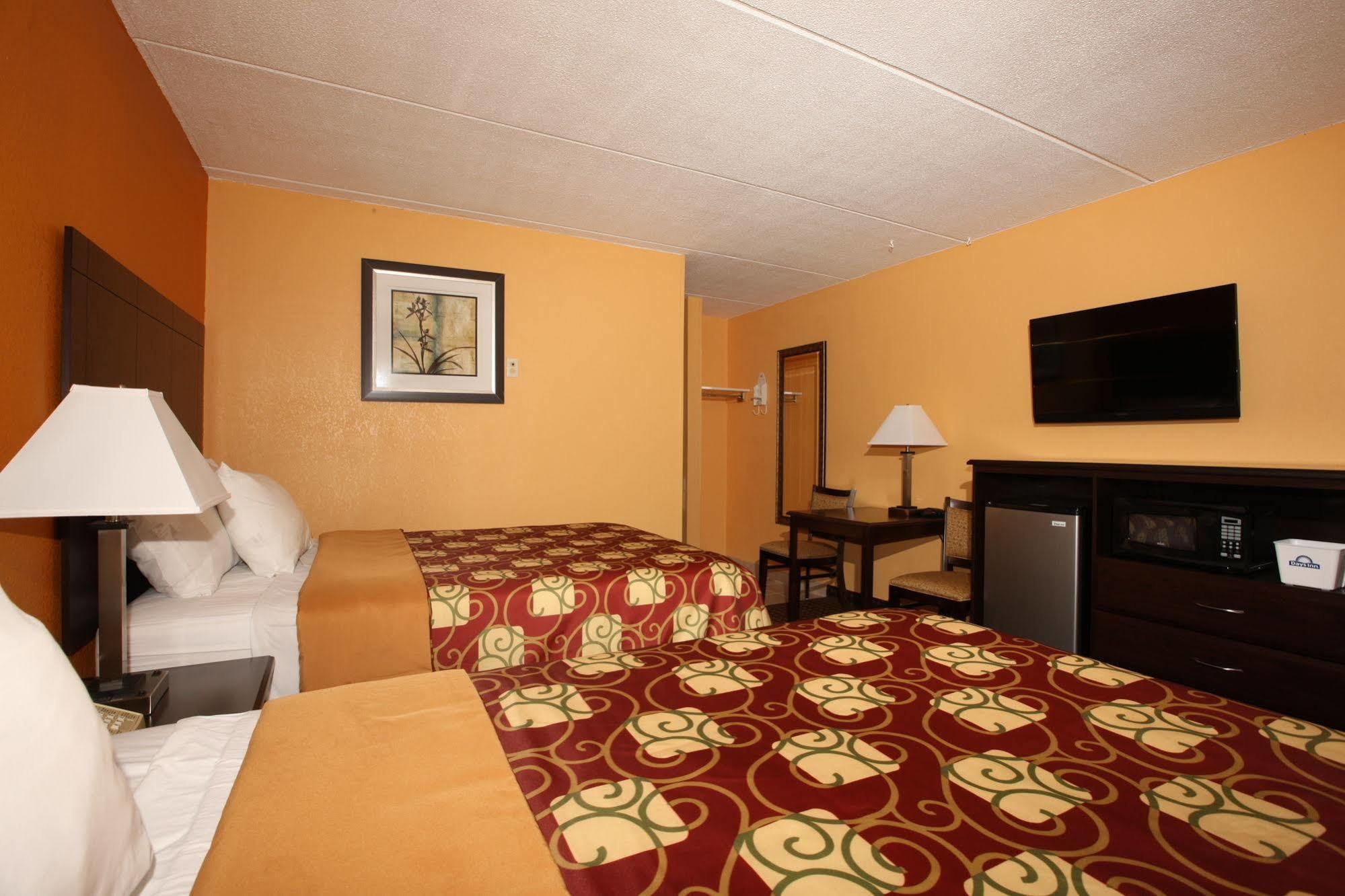Blue Sky Inn Glens Falls-Saratoga-Lake George Εξωτερικό φωτογραφία