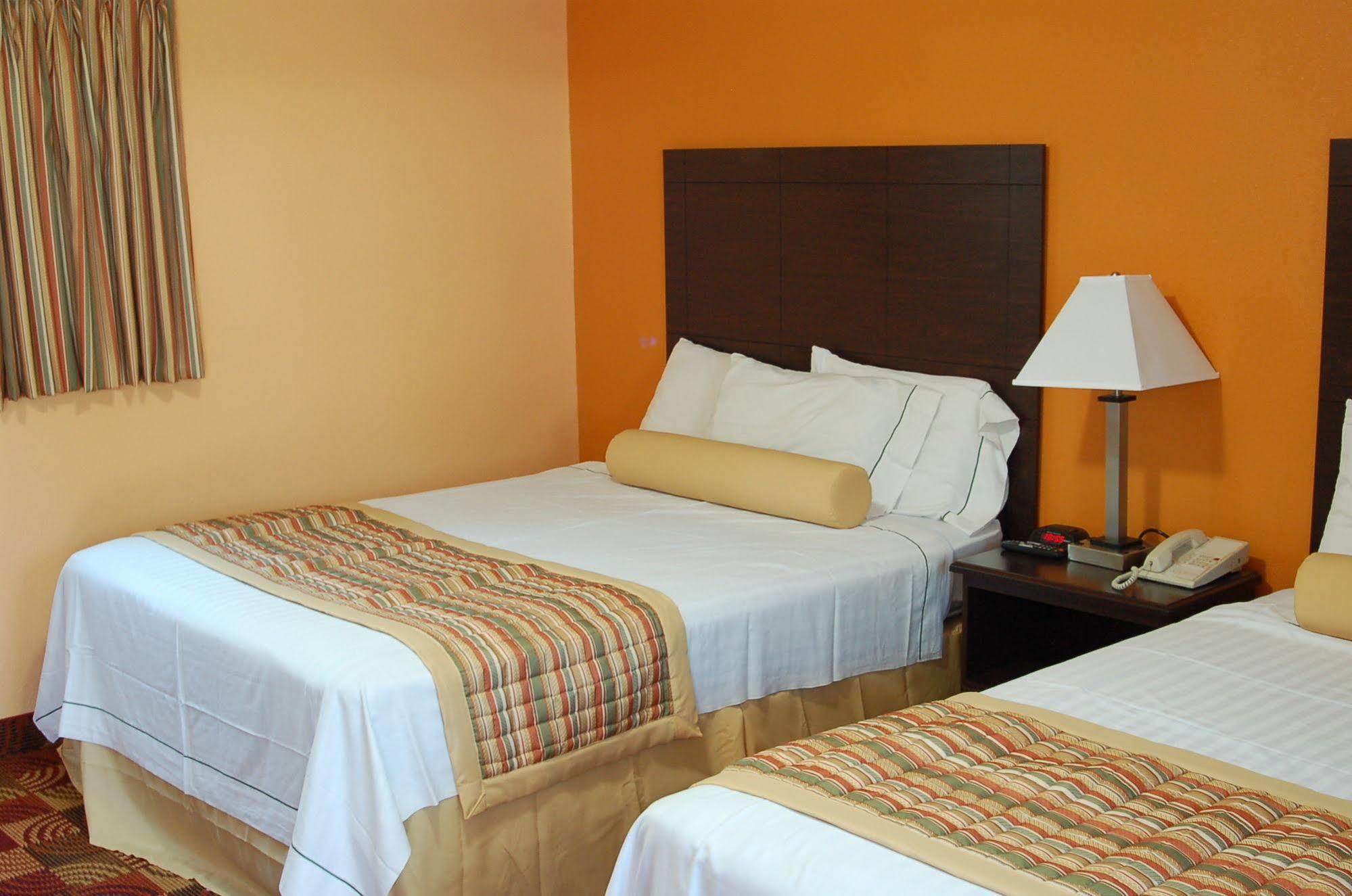 Blue Sky Inn Glens Falls-Saratoga-Lake George Εξωτερικό φωτογραφία